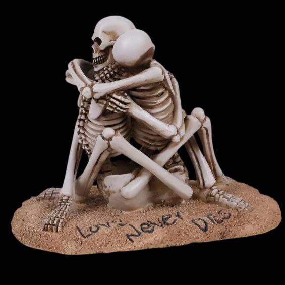 Love Never Dies Sculpture